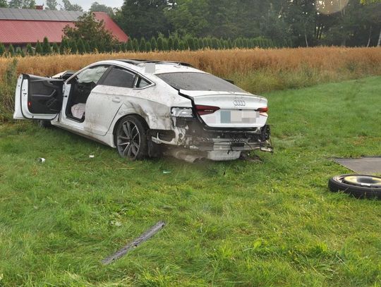 Pijany 19-latek podczas wyprzedzania zahaczył o inne auto, a potem wjechał w pieszego