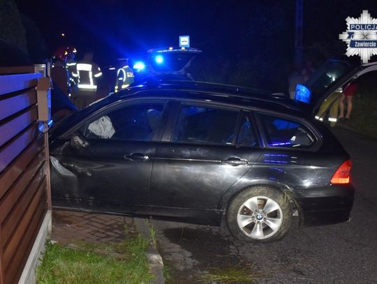 Pijany 19-latek wjechał BMW w ogrodzenie. Grozi mu wydalenie z Polski