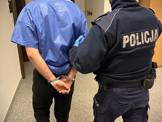 Pijany 21-latek pukał do przypadkowych drzwi. Brutalnie pobił 76-latka, który mu otworzył Pijany 21-latek pukał do przypadkowych drzwi. Brutalnie pobił 76-latka, który mu otworzył