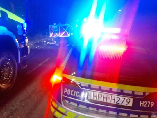 Pijany 31-latek w BMW zjechał na czołówkę z fordem. W wypadku zginął kierowca drugiego z aut