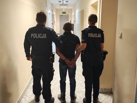 Pijany 39-latek zakłócał porządek w centrum miasta. Okazało się, że przebywał w Polsce nielegalnie