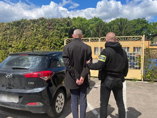 Pijany 46-latek oblał benzyną dom i podpalił go. W środku była niepełnosprawna staruszka