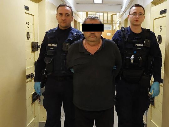 Pijany 60-latek wjechał do rowu, blokując drogę krajową. Po zatrzymaniu został wydalony do Ukrainy