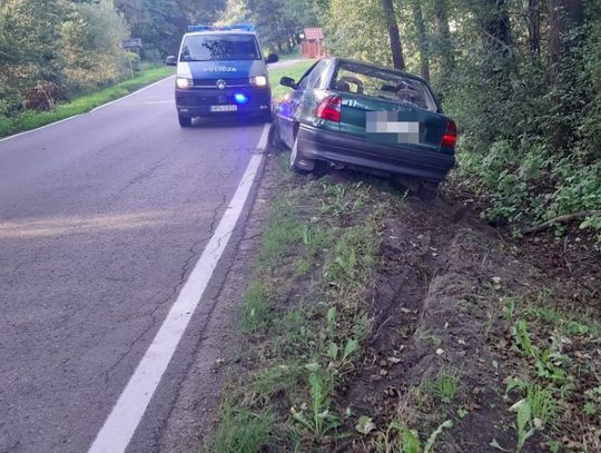 Pijany chciał poprosić o pomoc innego kierowcę. Trafił na policjanta po służbie