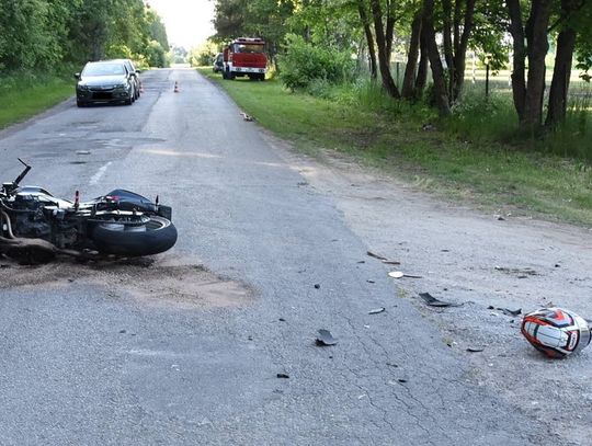 Pijany kierowca busa potrącił motocyklistę. Ranny 26-latek zabrany śmigłowcem do szpitala