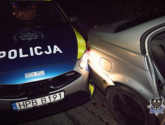 Pijany kierowca celowo wjechał w radiowóz i potrącił policjanta. Grozi mu nawet 15 lat więzienia