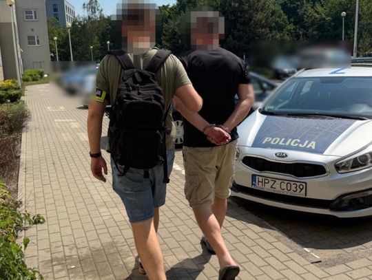 Pijany kierowca chciał przekupić policjantkę. Oferował pięć tysięcy złotych za puszczenie go wolno
