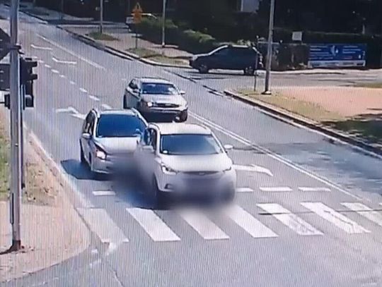 Pijany kierowca nie zauważył, że samochód przed nim hamuje i najechał mu na tył. Sprawca miał 1,5 promila