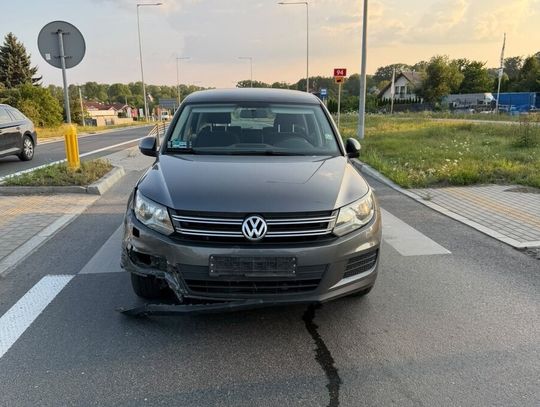 Pijany kierowca pędził „pod prąd”. Uciekał przed policją i niszczył infrastrukturę drogową