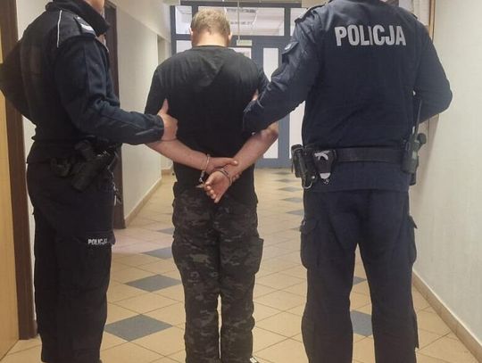 Pijany kierowca potrącił policjanta drogówki. Funkcjonariusz doznał poważnych obrażeń