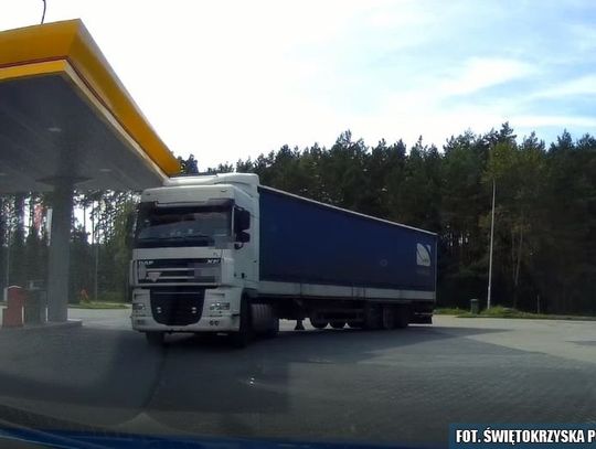 Pijany kierowca tira kręcił kółeczka na parkingu. Gdy przyjechała policja myślał, że jest w Słowacji