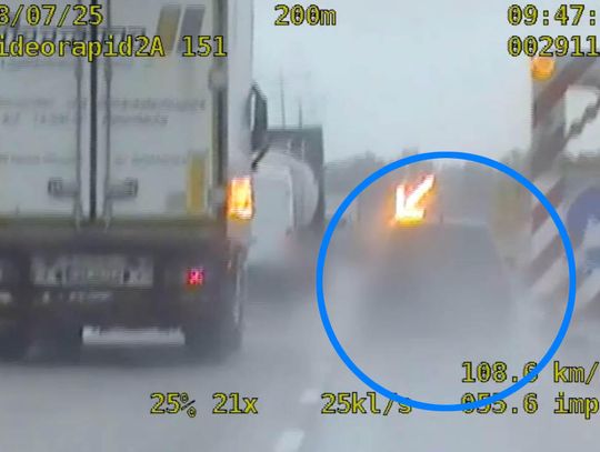 Pijany kierowca uciekał policji na autostradzie. Źle się to dla niego skończyło