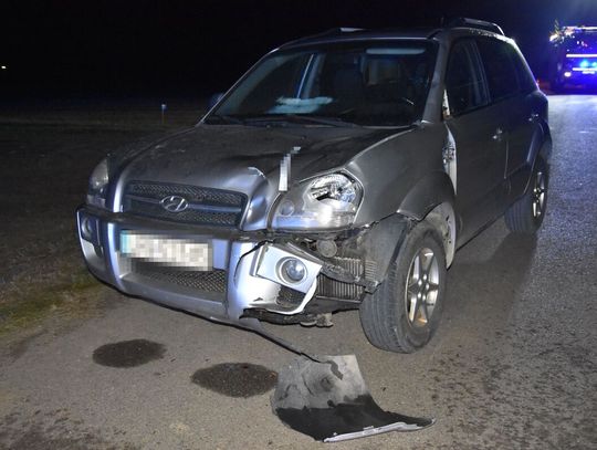 Pijany kierowca wjechał w dwie osoby, które przechodziły przez jezdnię. Miał 1,5 promila