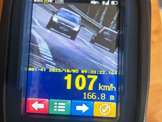 Pijany kierowca wpadł w niedzielny poranek. Przekroczył prędkość i miał sądowy zakaz prowadzenia