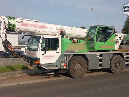 Pijany kierowca za sterami olbrzymiego dźwigu. Zatrzymany 42-latek wydmuchał ponad promil