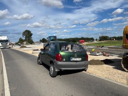 Pijany kierowca zablokował ruch na wahadle. Przy policjantach groził świadkowi, że go zabije