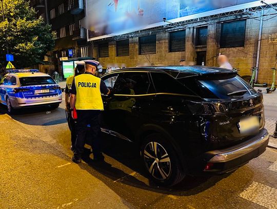 Pijany kierowca zapytał policjantów na festiwalu muzycznym, czy może wjechać autem pod scenę