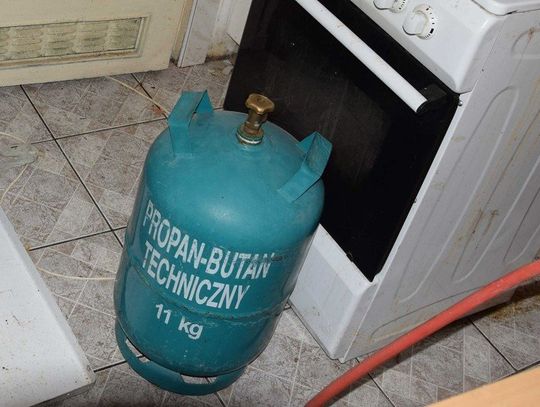 Pijany mężczyzna celowo wypuszczał gaz na klatkę. Konieczna była ewakuacja mieszkańców bloku