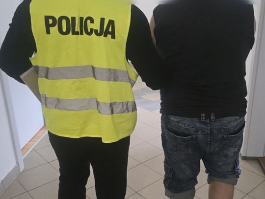 Pijany mężczyzna pchnął rowerzystkę na ruchliwą jezdnię, uratował ją refleks kierowcy Pijany mężczyzna pchnął rowerzystkę na ruchliwą jezdnię, uratował ją refleks kierowcy