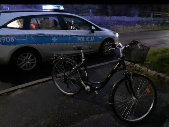 Pijany mężczyzna w środku nocy jechał rowerem na komisariat. Chciał zgłosić się na dozór