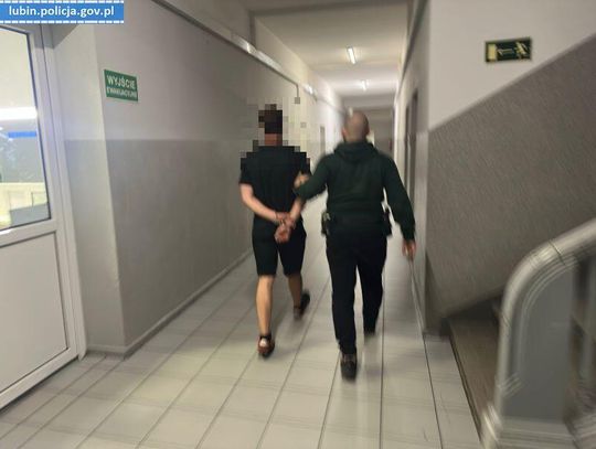 Pijany mężczyzna zabrał dziecko z domu byłej partnerki. Podczas zatrzymania miał narkotyki