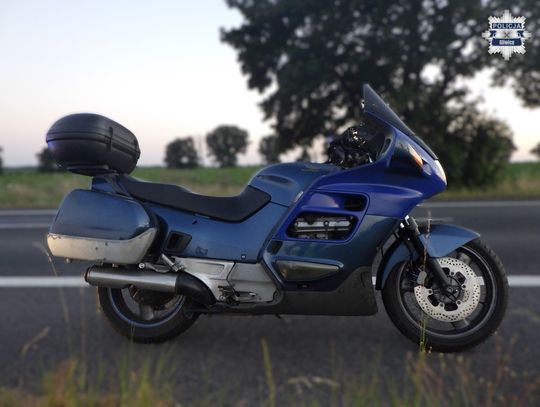 Pijany motocyklista chciał przejechać pół Polski. Pomylił trasę, kupił wino... i ruszył dalej