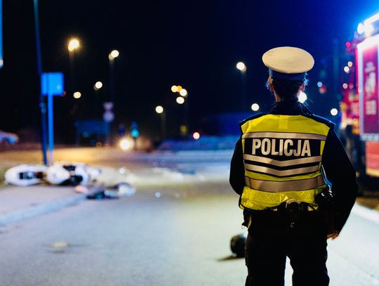 Pijany motocyklista "przeleciał" przez rondo. W wypadku ciężko ranna została pasażerka