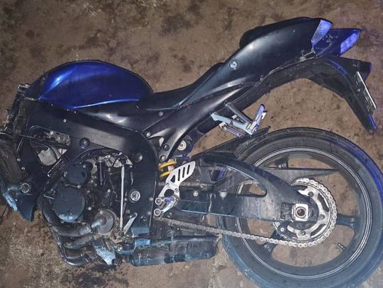Pijany motocyklista stracił panowanie nad kierownicą i uderzył w betonowy przepust. Ranny trafił do szpitala