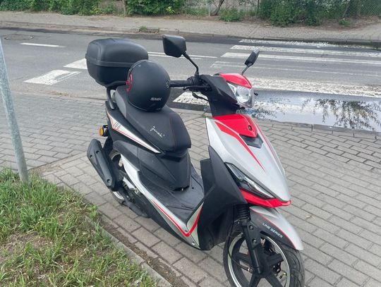 Pijany motorowerzysta przewrócił się na jezdnię. Miał 3 promile i sądowy zakaz