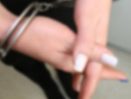 Piła, wyzywała, biła po twarzy i dusiła męża. Finał domowej awantury z udziałem 49-latki