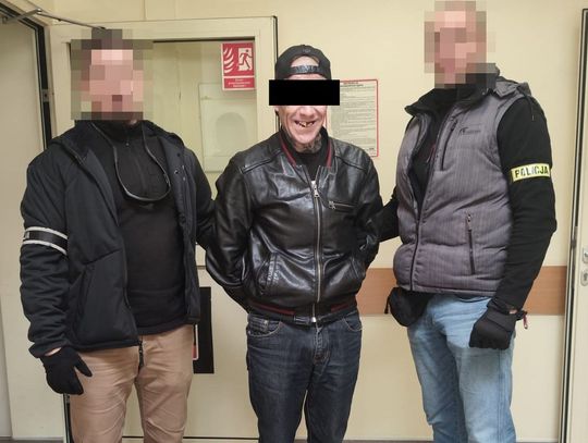 Płacił w sklepach zabawkowymi pieniędzmi. Udało się wiele razy