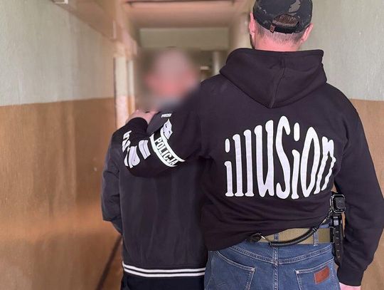 Po 11 latach wyszedł z więzienia i wrócił do „roboty”! 43-latek kradł perfumy, biżuterię i... skarbonkę