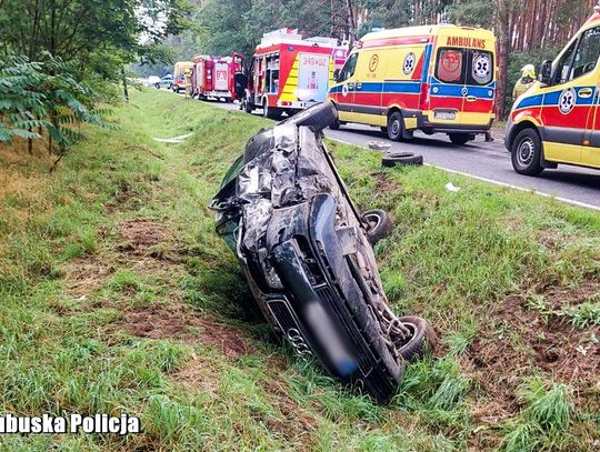 Po alkoholu nie panowała nad autem i zjechała na przeciwny pas. Doprowadziła do poważnego wypadku
