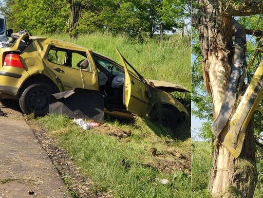 Po dachowaniu z auta wypadła dziewczyna, zderzak został na drzewie. Wypadek piątki nastolatków