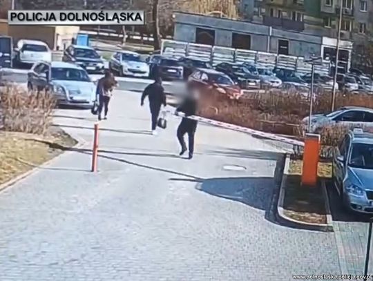 Po pijaku zaczęły przeszkadzać mu szlabany na osiedlowym parkingu. Za recydywę może teraz iść siedzieć