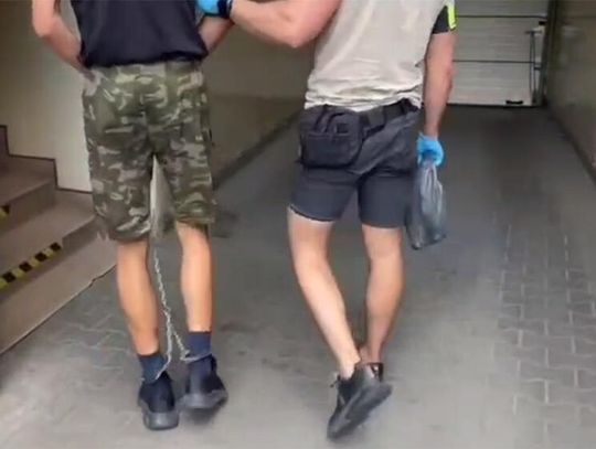 Po uderzeniu w głowę 92-latek upadł na nagrobek. Policja zatrzymała mężczyznę, który napadał ludzi na cmentarzach