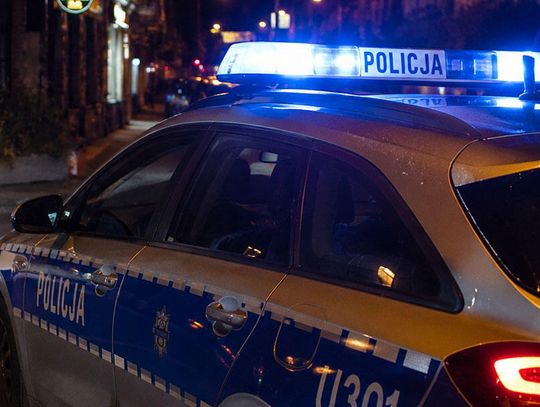Po wyjściu z lokalu dostał potężny cios, który złamał mu szczękę. Agresor namierzony i zatrzymany