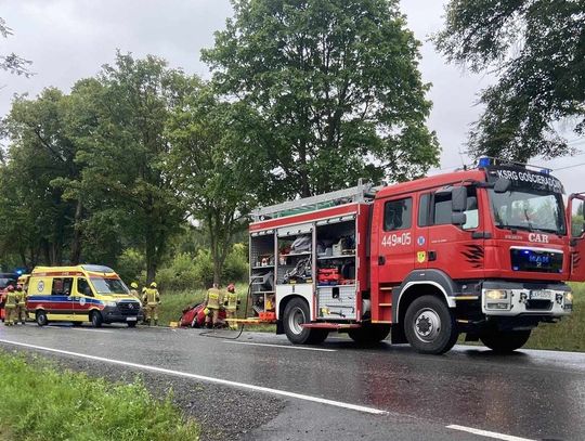 Po zderzeniu dwóch aut, kierowca i pasażer mazdy próbowali uciec z miejsca - obaj byli pijani