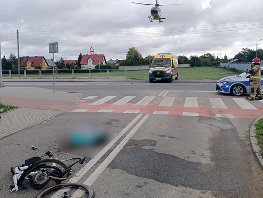 Po zderzeniu z ciężarówką rower rozpadł się na kawałki. Kierowca wymusił pierwszeństwo kobiecie jadącej ścieżką