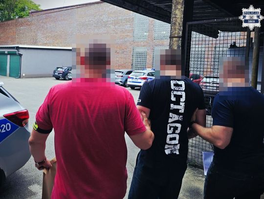 Pobił go pięściami i strzelił z pistoletu pneumatycznego w twarz. Prawie trafił w oko
