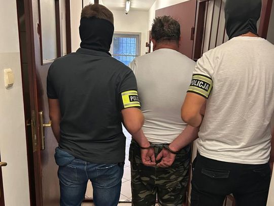 Pobił kobietę, a potem wciągnął ją do samochodu. Mężczyzna odpowie za porwanie własnej żony