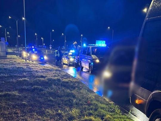 Pod osłoną nocy kradli busy. Policjanci rozbili szajkę złodziei samochodowych