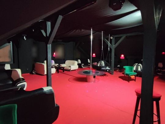 Pod przykrywką klubu nocnego prowadzili agencję towarzyską. Policja rozbiła grupę sutenerów