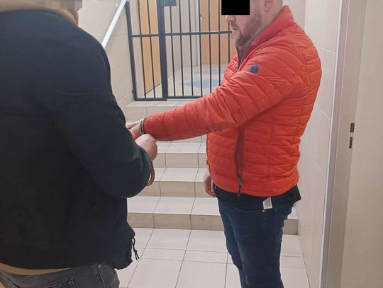 Pod wpływem kokainy spowodował wypadek. Policjanci znaleźli przy nim narkotyki i dowody na handel