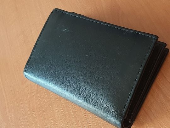 Podczas kradzieży zgubił w sklepie portfel z dokumentami. Po odbiór musiał zgłosić się na komisariat