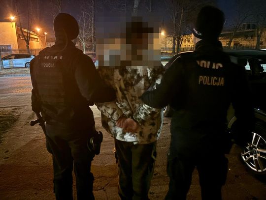 Podczas legitymowania wypadło mu zawiniątko z białym proszkiem. Kolega miał susz