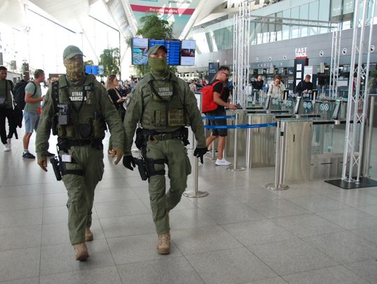 Podczas odprawy powiedział: "Tu może spaść bomba". Ukrainiec wycofany z lotu do Barcelony