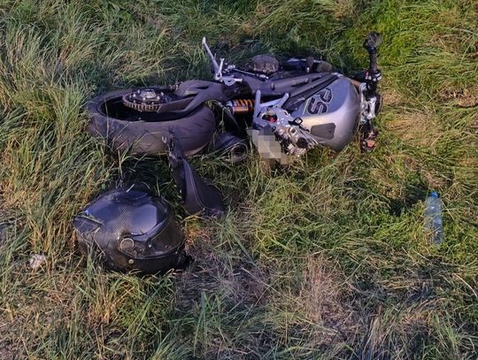 Podczas wyprzedzania Triumph wpadł do rowu. 50-letni motocyklista zginął na miejscu
