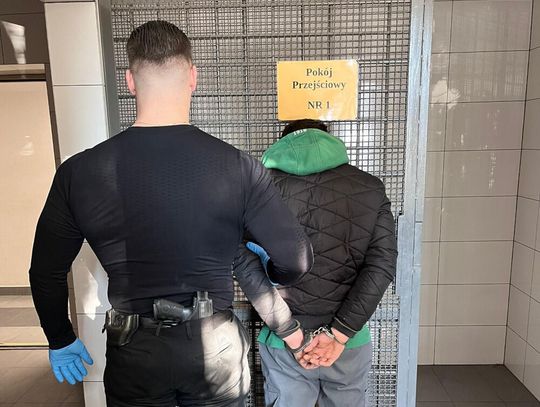 Podejrzany nie wytrzymał presji. Policyjni wywiadowcy wyczuli niepokój i znaleźli narkotyki