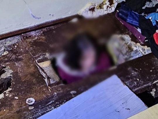 Podłoga załamała się pod 42-latką. Wezwała policję, bo znajomy odmówił jej wódki
